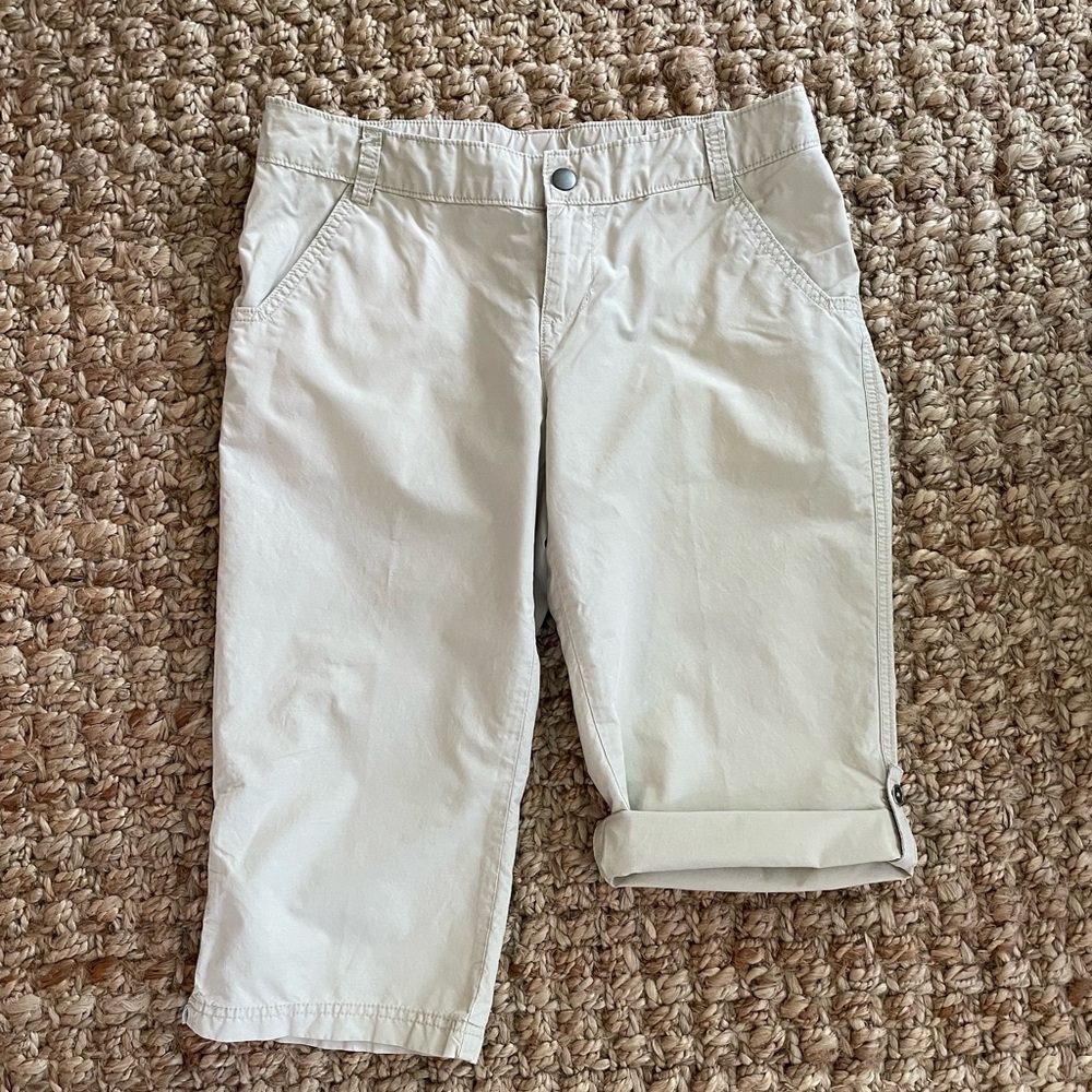Columbia Women’s Bermuda Shorts 6 Khaki Roll Cuff Hiking Outdoor Casual